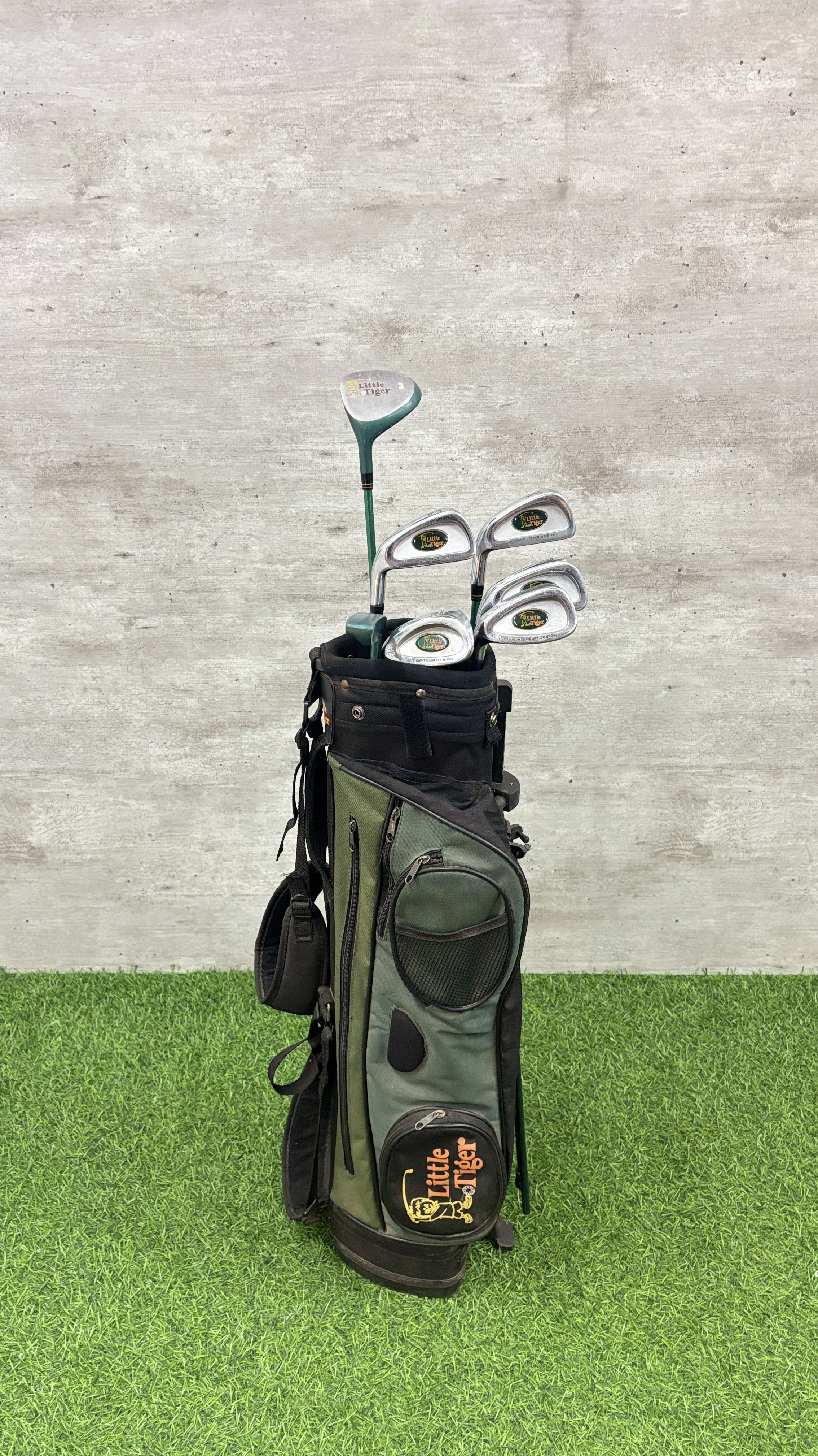 Left Handed Little Tiger Junior 10-12 Tour Design Golf Set