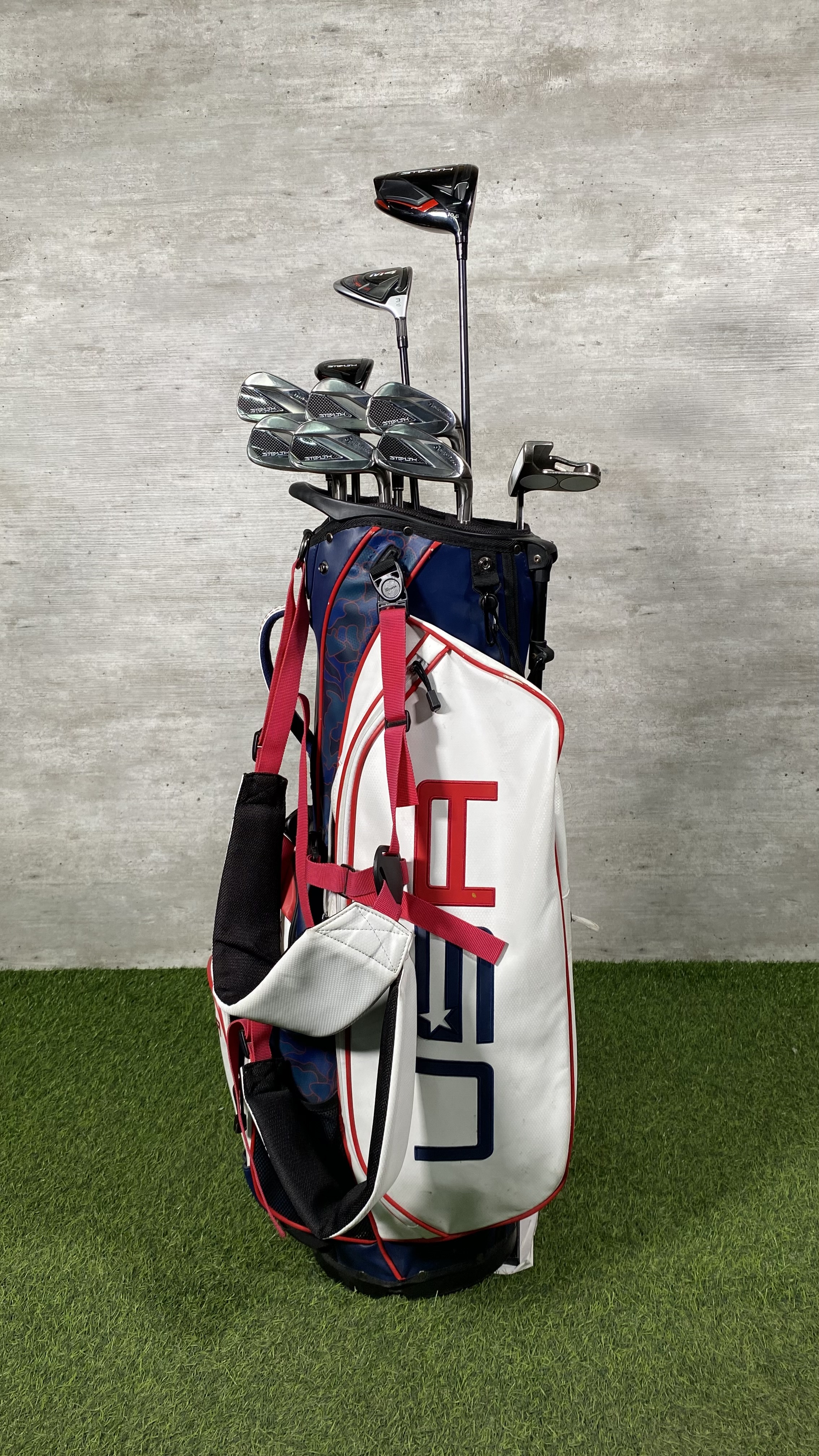 TaylorMade Stealth Golf Set