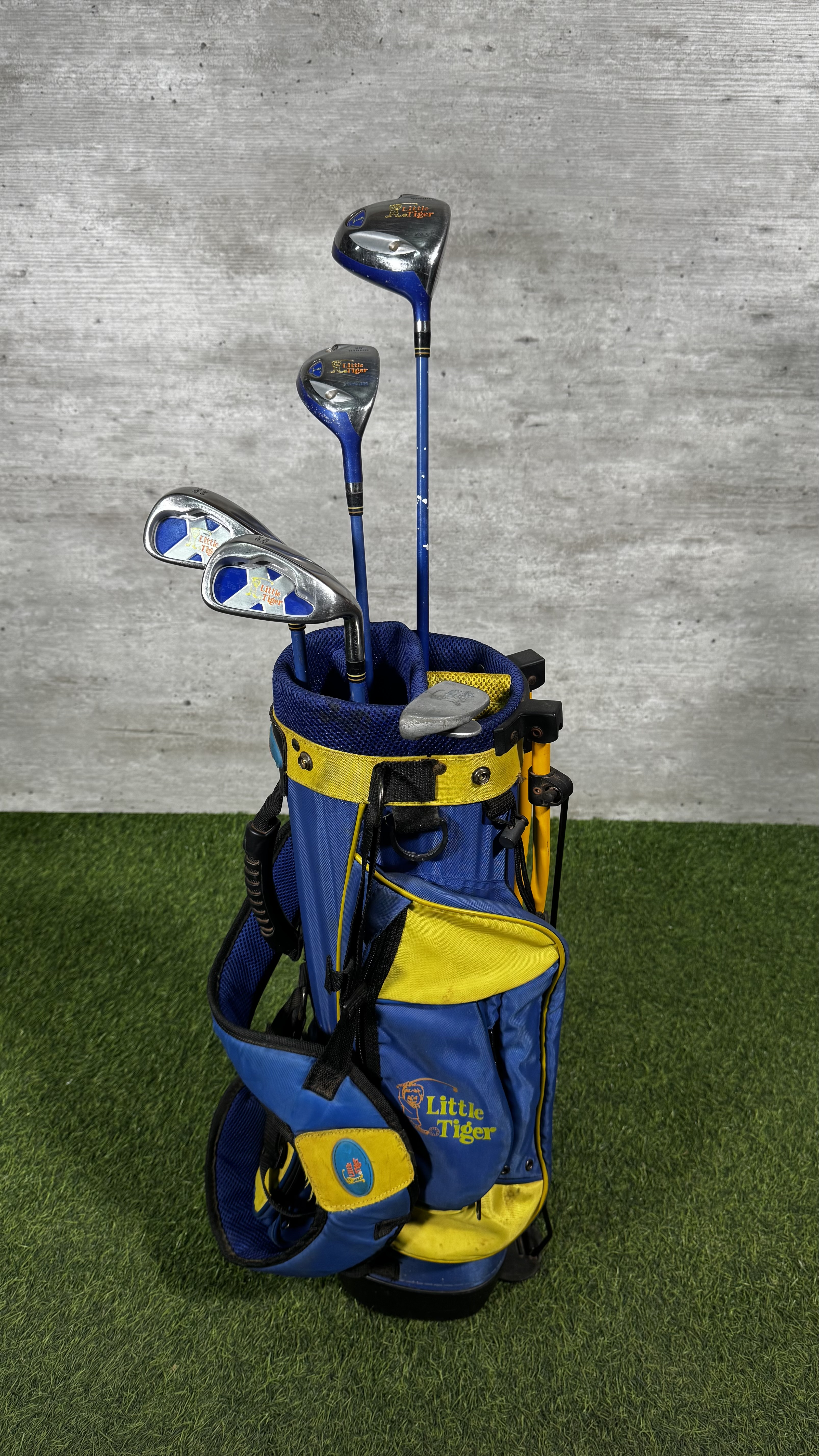 Little Tiger Junior 7-9 Golf Set